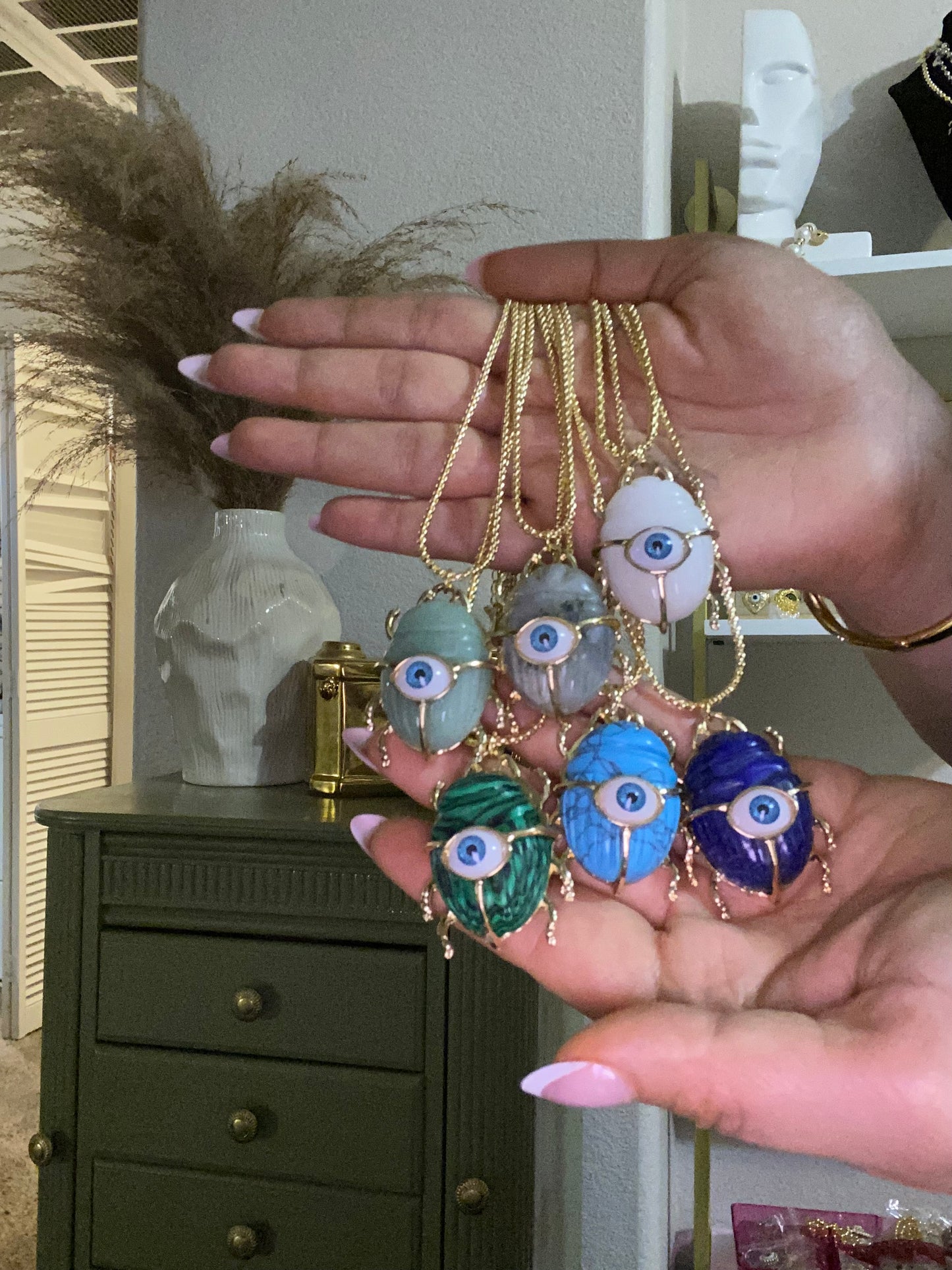 Collar escarabajo cadena delgada